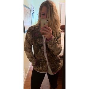 Realtree fleece jacket camo with purple trim